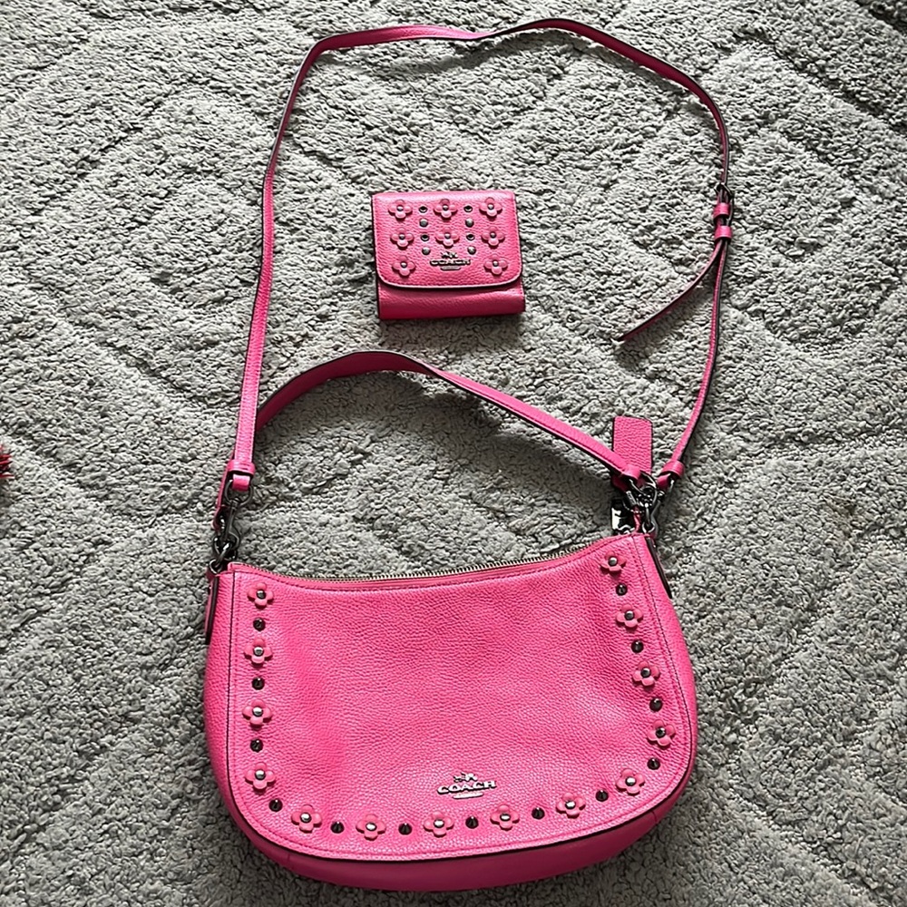 RARE Coach Leather Chelsea Crossbody With Leather
Flowers & Stud Accents 37711